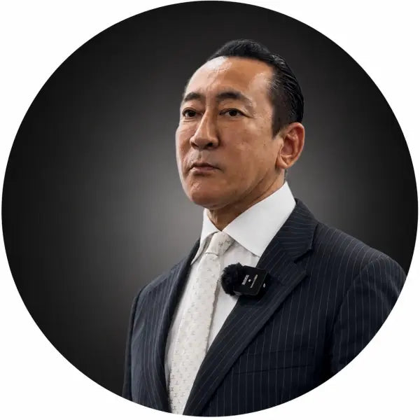 Salon tiết lộ của KING Tomioka